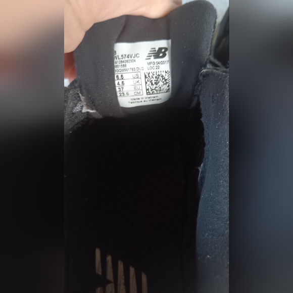 New Balance Black and Gray Sneakers - Picture 5 of 7